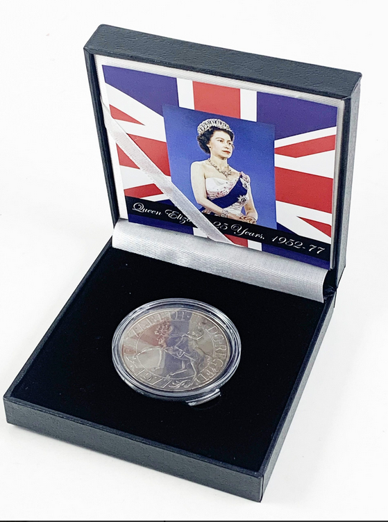 Queen Elizabeth II, Silver Jubilee Crown 1977